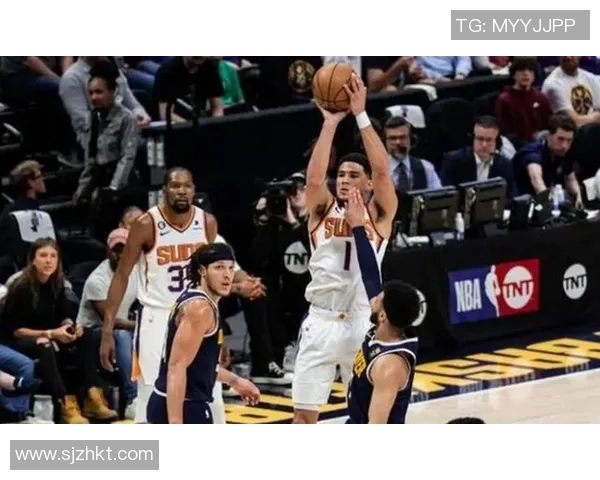 勇士与太阳常规赛激战回顾球星表现与战术分析全景呈现